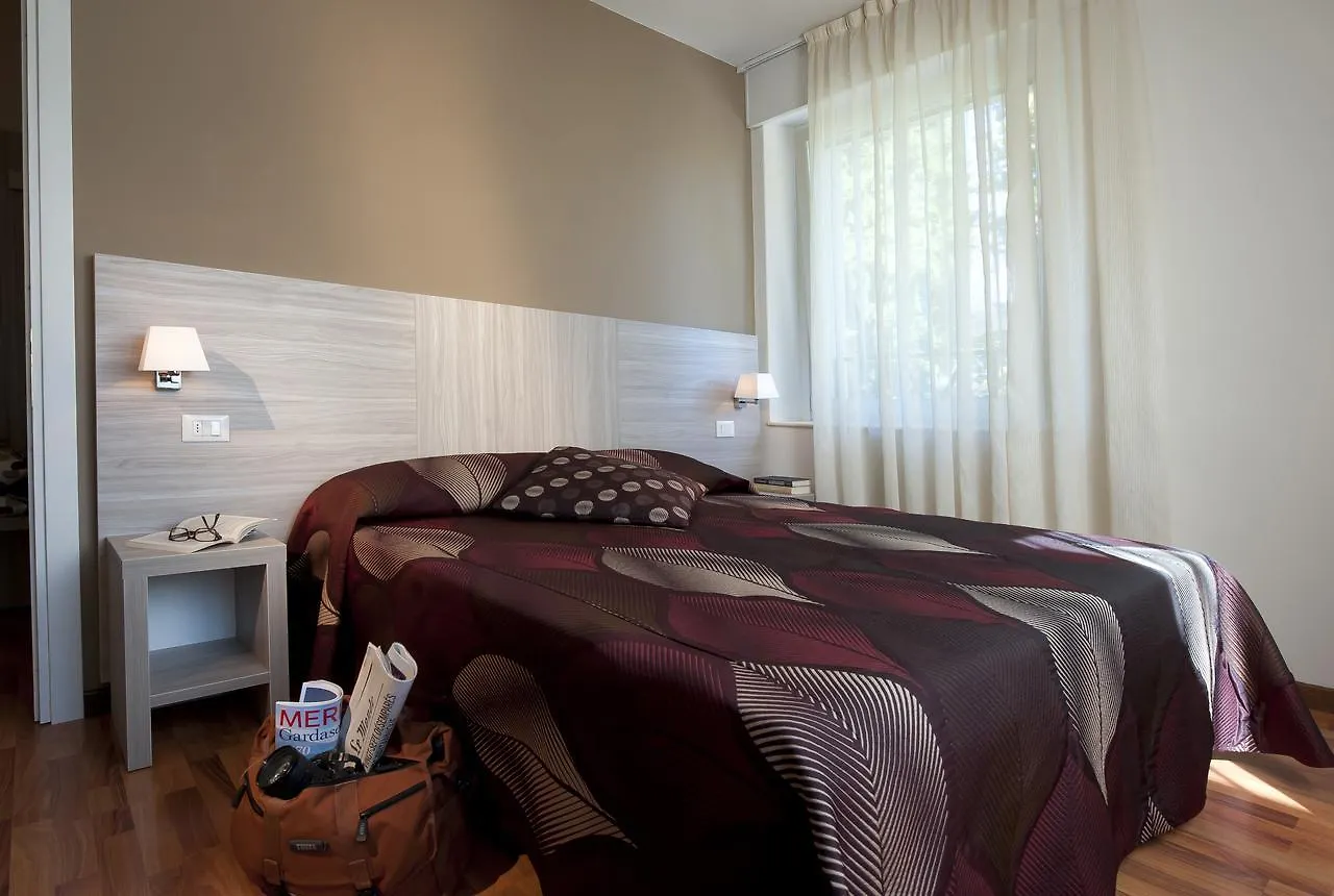 ** Hotel Albergo Valentina Peschiera del Garda Italy